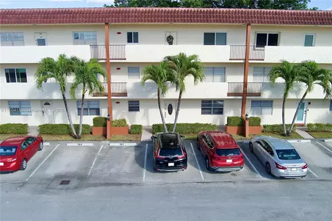 281 S Hollybrook Dr #103, Pembroke Pines, FL 33025