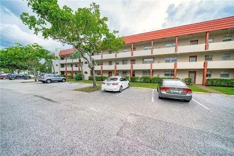 3071 E Sunrise Lakes Dr #106, Sunrise, FL 33322