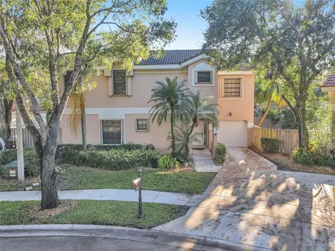 10660 NW 17th Pl, Plantation, FL 33322