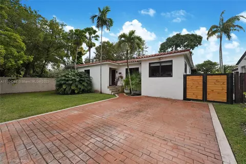 5740 SW 10th St, West Miami, FL 33144
