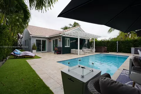 4260 Mahogany Ridge Dr, Weston, FL 33331