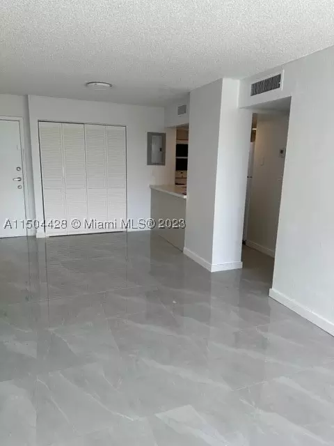 8821 W Flagler St #307, Miami, FL 33174