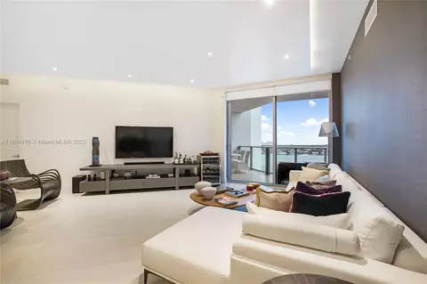 17111 Biscayne Blvd #1508, North Miami Beach, FL 33160