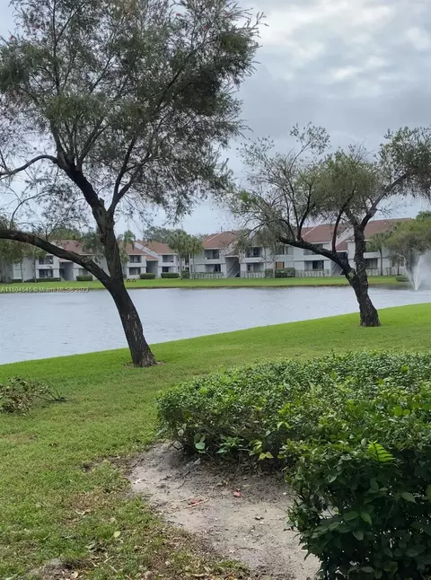 841 Lyons Rd #24102, Coconut Creek, FL 33063