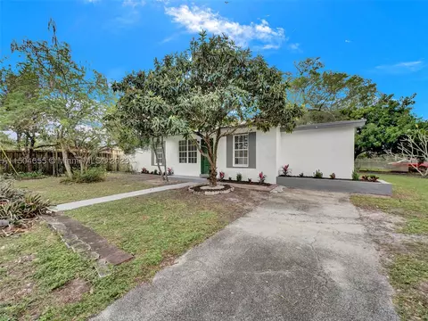 3920 SW 32nd St, West Park, FL 33023