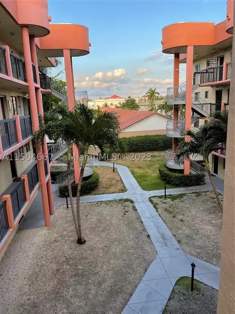 5300 W 21st Ct #313, Hialeah, FL 33016
