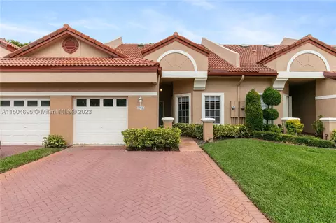 9712 Malvern Dr, Tamarac, FL 33321