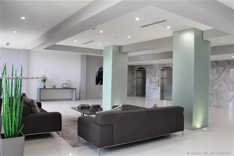 20335 W Country Club Dr #2310, Aventura, FL 33180