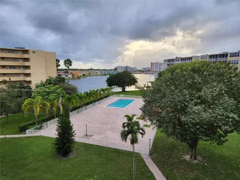 1750 NE 191st St #616-3, Miami, FL 33179