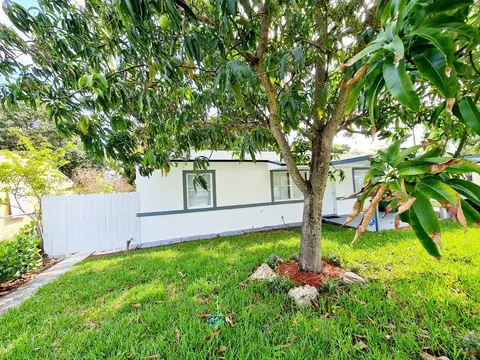 316 NW 100th Ter, Miami, FL 33150