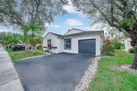 2012 NW 184th Way, Pembroke Pines, FL 33029