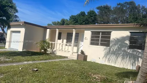 3541 NW 176th St, Miami Gardens, FL 33056