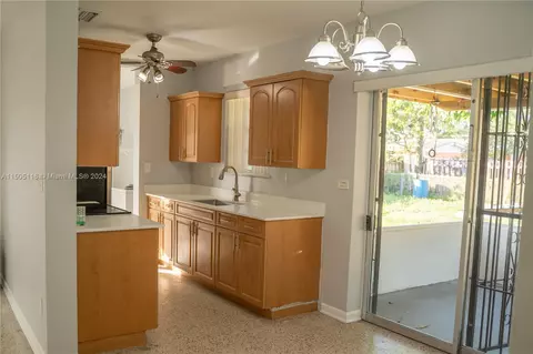 Undisclosed, Hialeah, FL 33012 photo 12