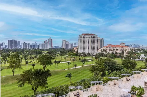20379 W Country Club Dr #939, Aventura, FL 33180