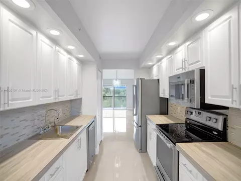 1651 SW 127th Ave #304A, Pembroke Pines, FL 33027