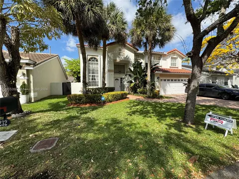 19232 NW 88th Pl, Hialeah, FL 33018
