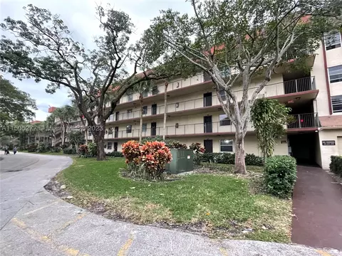 3361 NW 47th Ter #327, Lauderdale Lakes, FL 33319