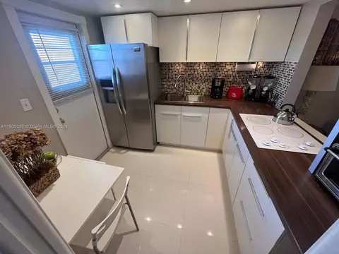 1850 NE 169th St #405, North Miami Beach, FL 33162