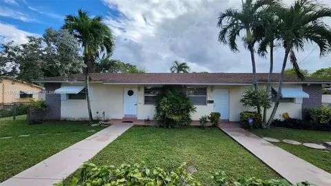 1020 NE 111th St, Biscayne Park, FL 33161