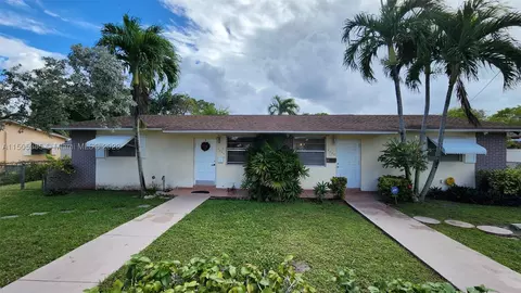 1020 NE 111th St, Biscayne Park, FL 33161