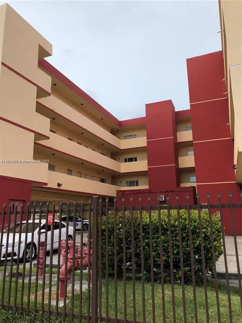 1627 NW 18th St #304, Miami, FL 33125