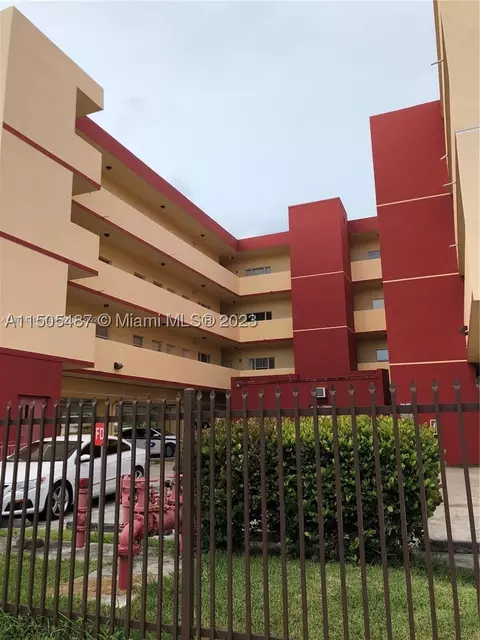 1627 NW 18th St #304, Miami, FL 33125