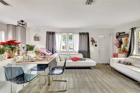 1512 NW 7th St, Pompano Beach, FL 33069