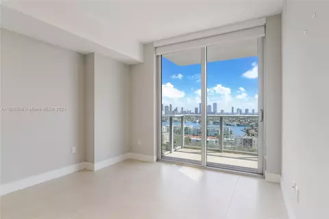 16385 Biscayne Blvd #2818, North Miami Beach, FL 33160