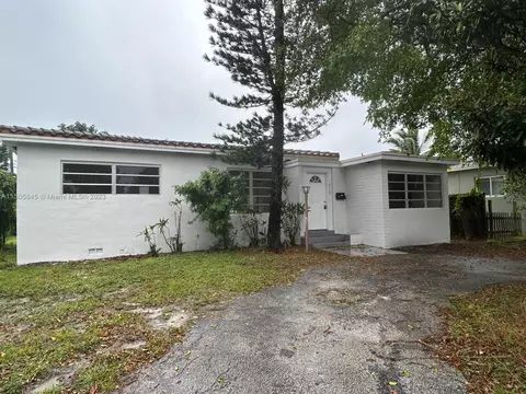 1070 NE 157th St, North Miami Beach, FL 33162