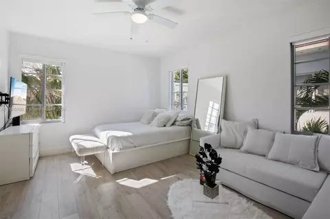 621 11th St #202, Miami Beach, FL 33139