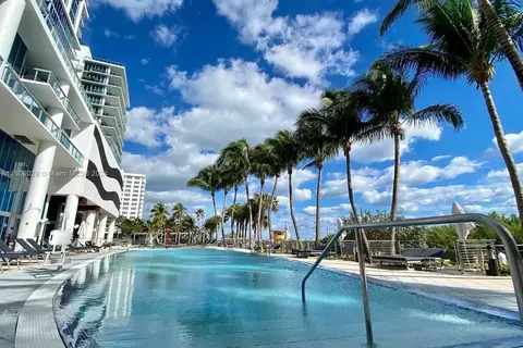 6899 Collins Ave #1805, Miami Beach, FL 33141