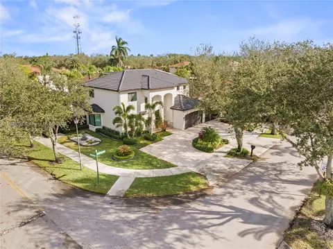 7851 NW 163rd St, Miami Lakes, FL 33016