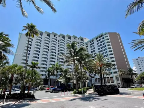 2899 Collins Ave #904, Miami Beach, FL 33140
