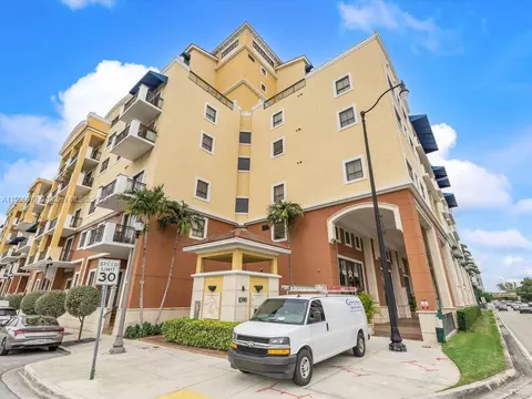 8390 SW 72nd Ave #419, Miami, FL 33143