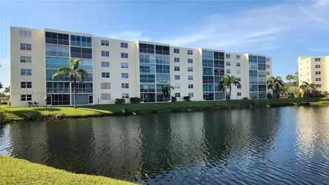 141 SE 3rd Ave #105, Dania Beach, FL 33004
