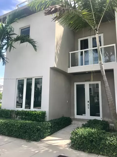 10464 NW 66th St, Doral, FL 33178