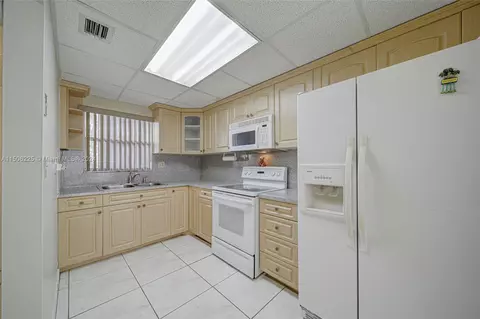 220 NW 87th Ave #K208, Miami, FL 33172