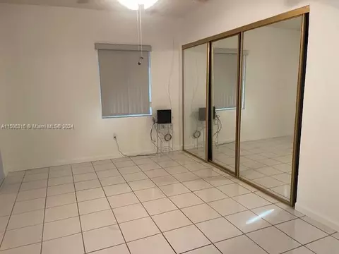 Bath - 1365 W 63rd St, Hialeah, FL 33012 photo 2 of 3