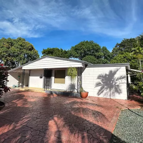 Exterior - 1365 W 63rd St, Hialeah, FL 33012 photo 2 of 6