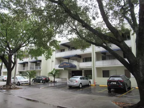 1480 W 46th St #217, Hialeah, FL 33012