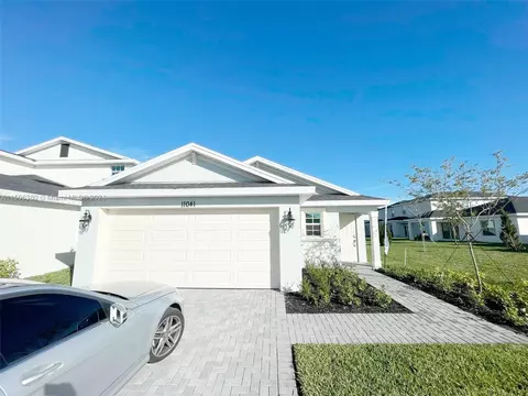 11041 Pondside Ln, Port Saint Lucie, FL 34987