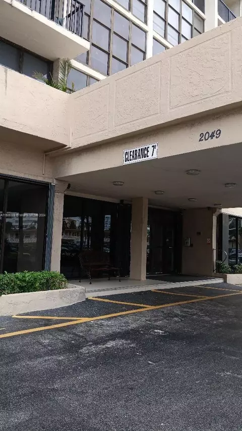 2049 S Ocean Dr #PH6, Hallandale Beach, FL 33009