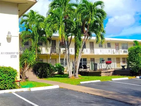 1725 NE 116th Rd #5, North Miami, FL 33181
