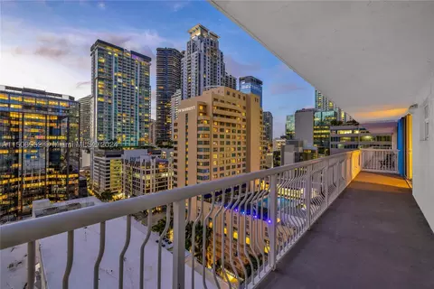 1200 Brickell Bay Dr #1823, Miami, FL 33131