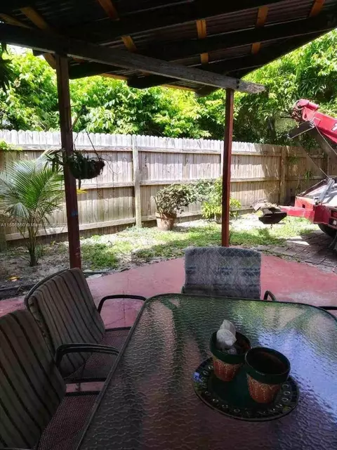Exterior - 1100 E 8th Ct, Hialeah, FL 33010 photo 5 of 10