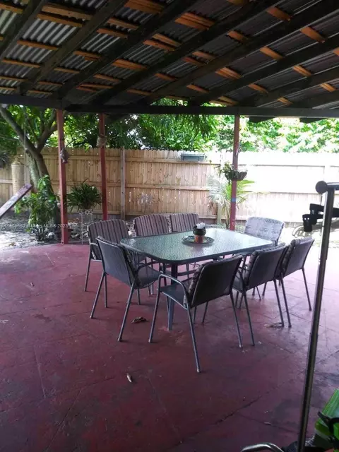 Exterior - 1100 E 8th Ct, Hialeah, FL 33010 photo 7 of 10