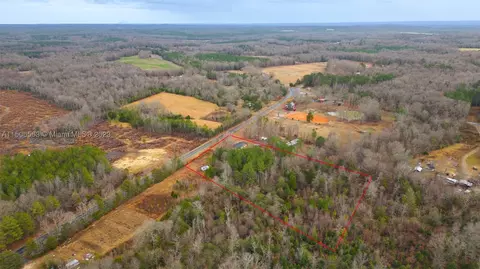 7470 Riverside Rd, Seagrove, NC 27341