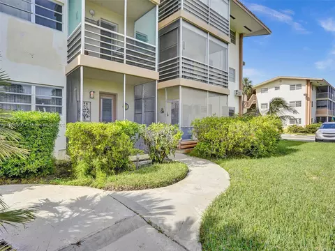 16901 NE 13th Ave #104, Miami, FL 33162