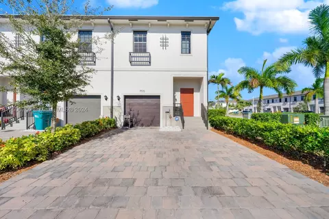 700 SW 12th St, Florida City, FL 33034