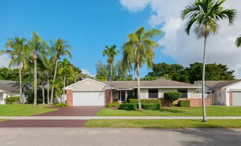 14751 Madison Pl, Davie, FL 33325
